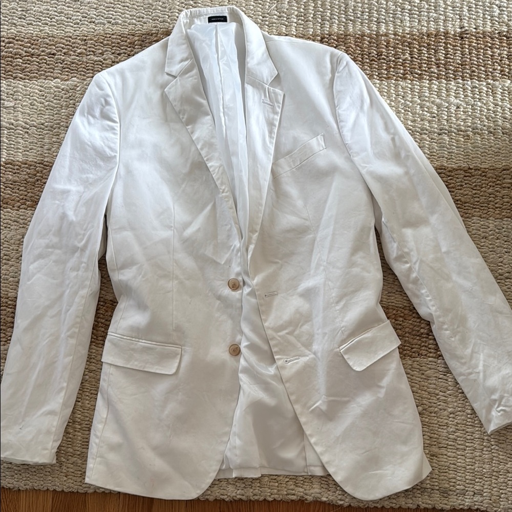 White Lightweight Shirt Jacket with Structured Shoulders